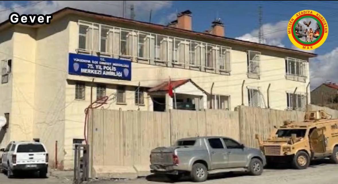 MAK Milisleri Amed ve Gever’de işgalcileri vurdu. Eylemlerde 2 işgalci yaralandı, çok sayıda araç darbelendi.